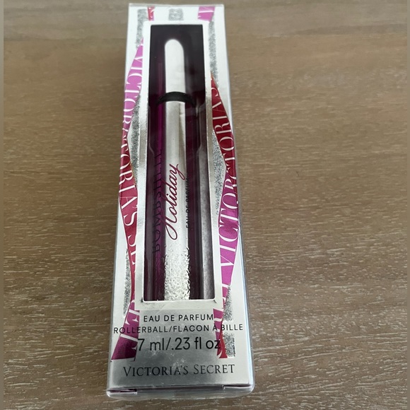 Brand new Victoria’s Secret “Holiday” rollerball eau de Parfum 7 ml - Picture 1 of 3
